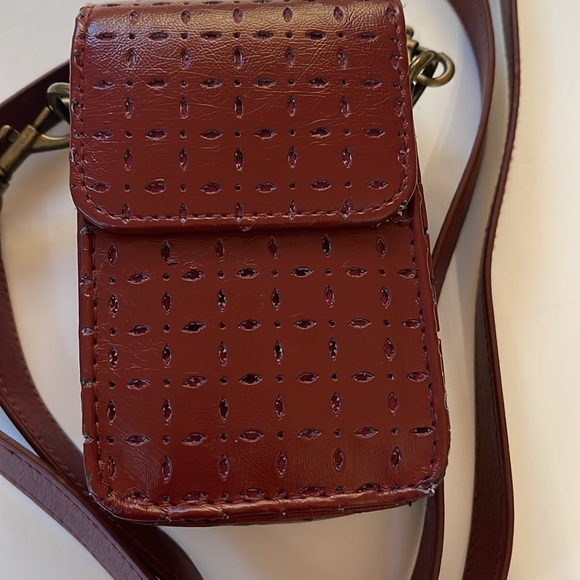 ICON Mini Travel cross body/ Can attach on a Belt - Picture 2 of 11